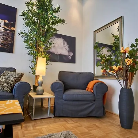 M52 - Hostaid * Βουδαπέστη