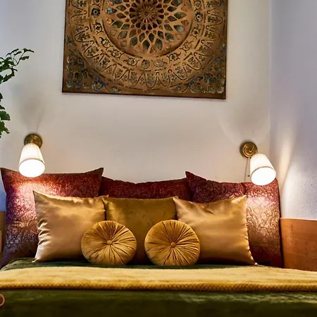 M52 - Hostaid Будапешт