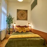 M52 - Hostaid Apartmán *